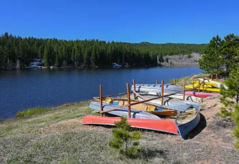Boats beside Tumbleson Lake