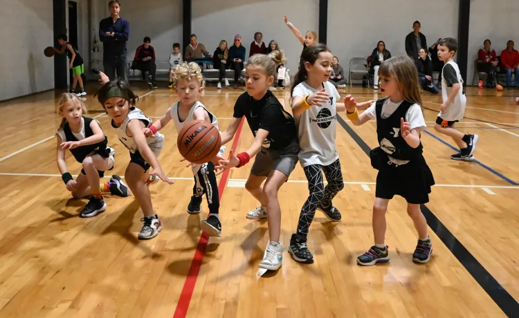 kids playing basketball